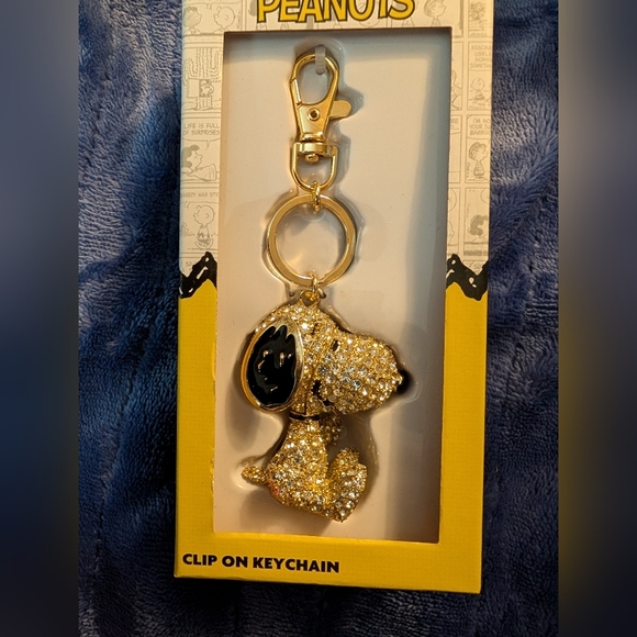 Peanuts Accessories - Gold Peanuts Figure Snoopy Keychain Bag Charm Key Ring Pendant New Gold Tone